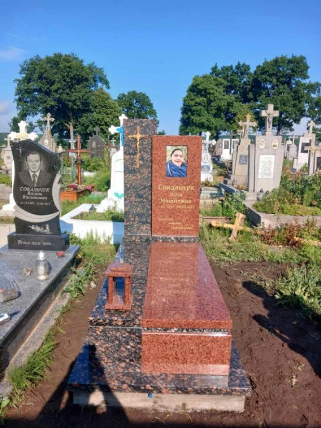 Гранітні памятники Золочів